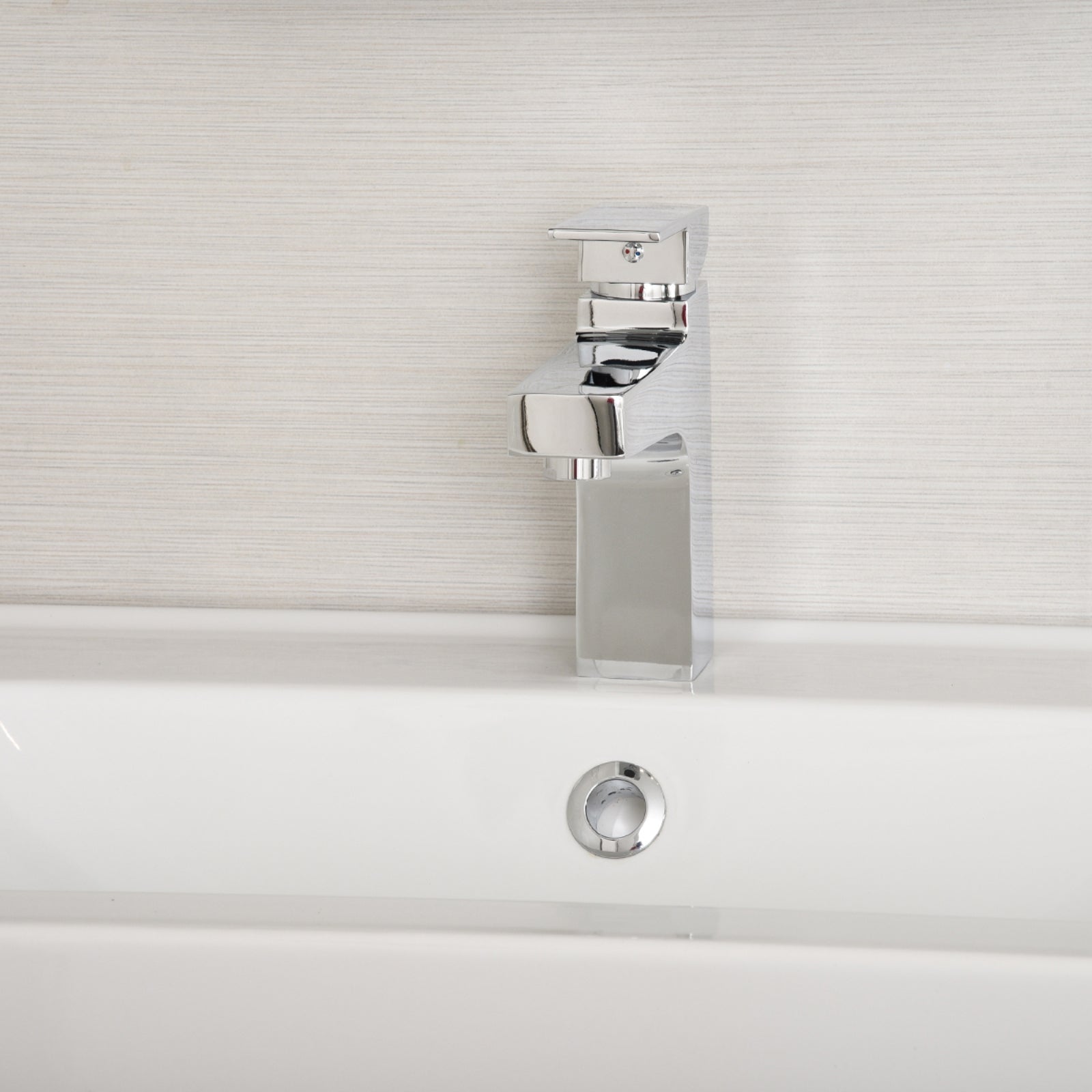 Single-handle Straight Bathroom Faucet, Polished Chrome