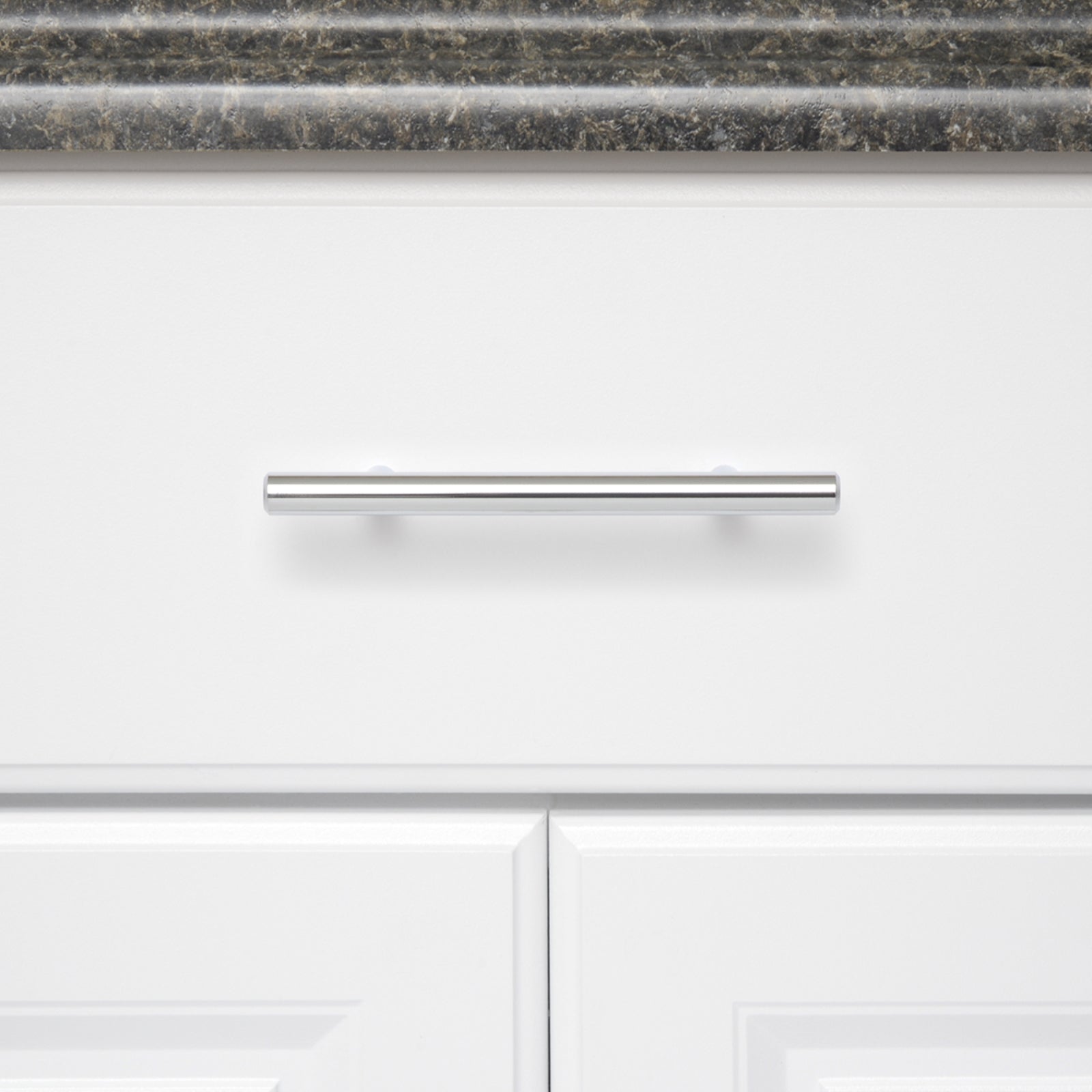 South Main Hardware Euro Bar Cabinet Handle (1/2