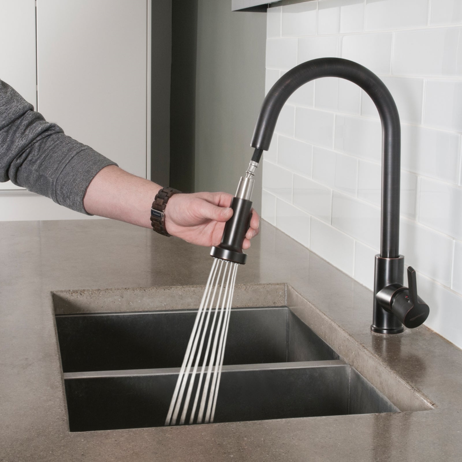 Modern Pull-Down Kitchen Faucet with Sprayer, Oil-Rubbed Bronze