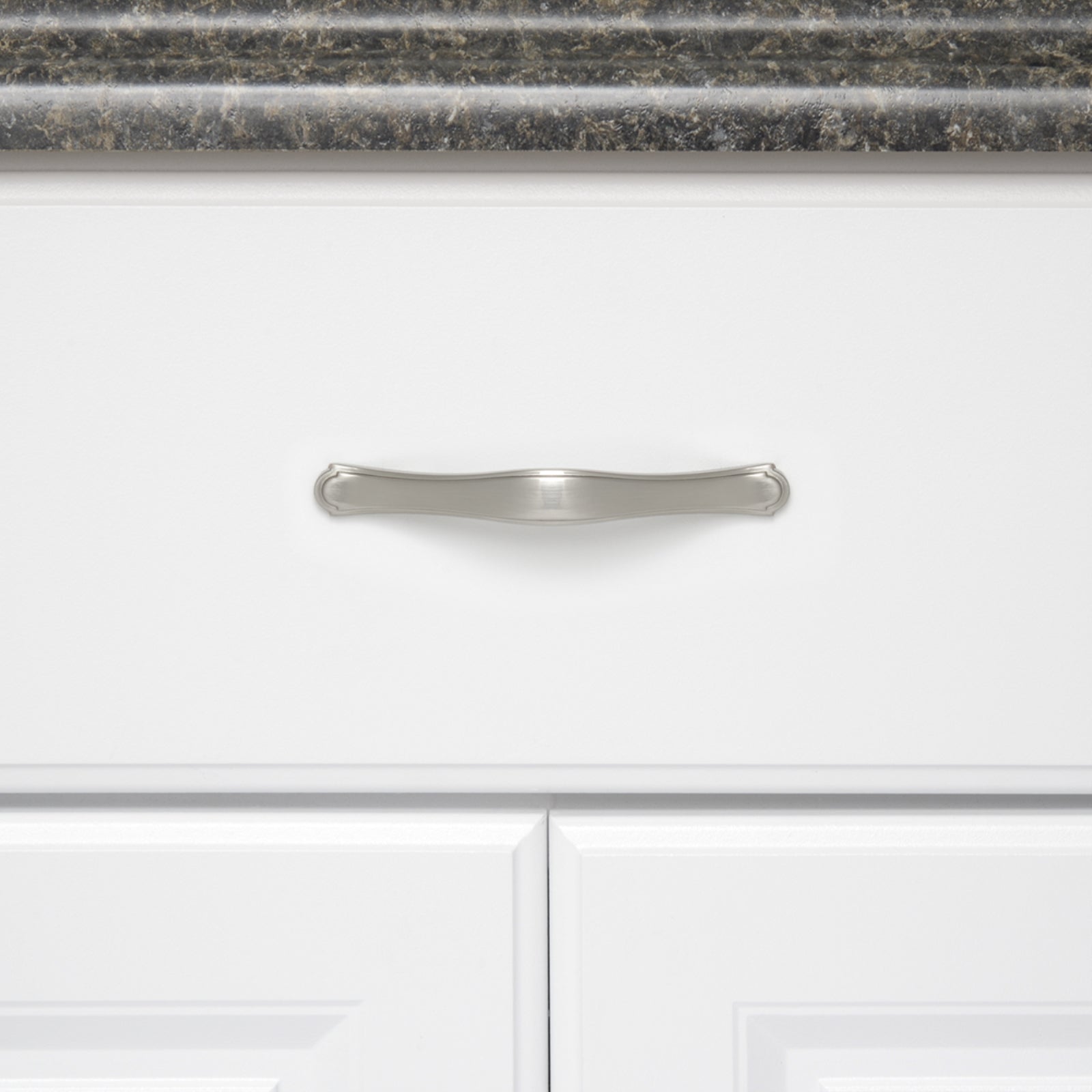 AmazonBasics Traditional Craftsman Cabinet Handle, 5.13" Length (3" Hole Center), Satin Nickel