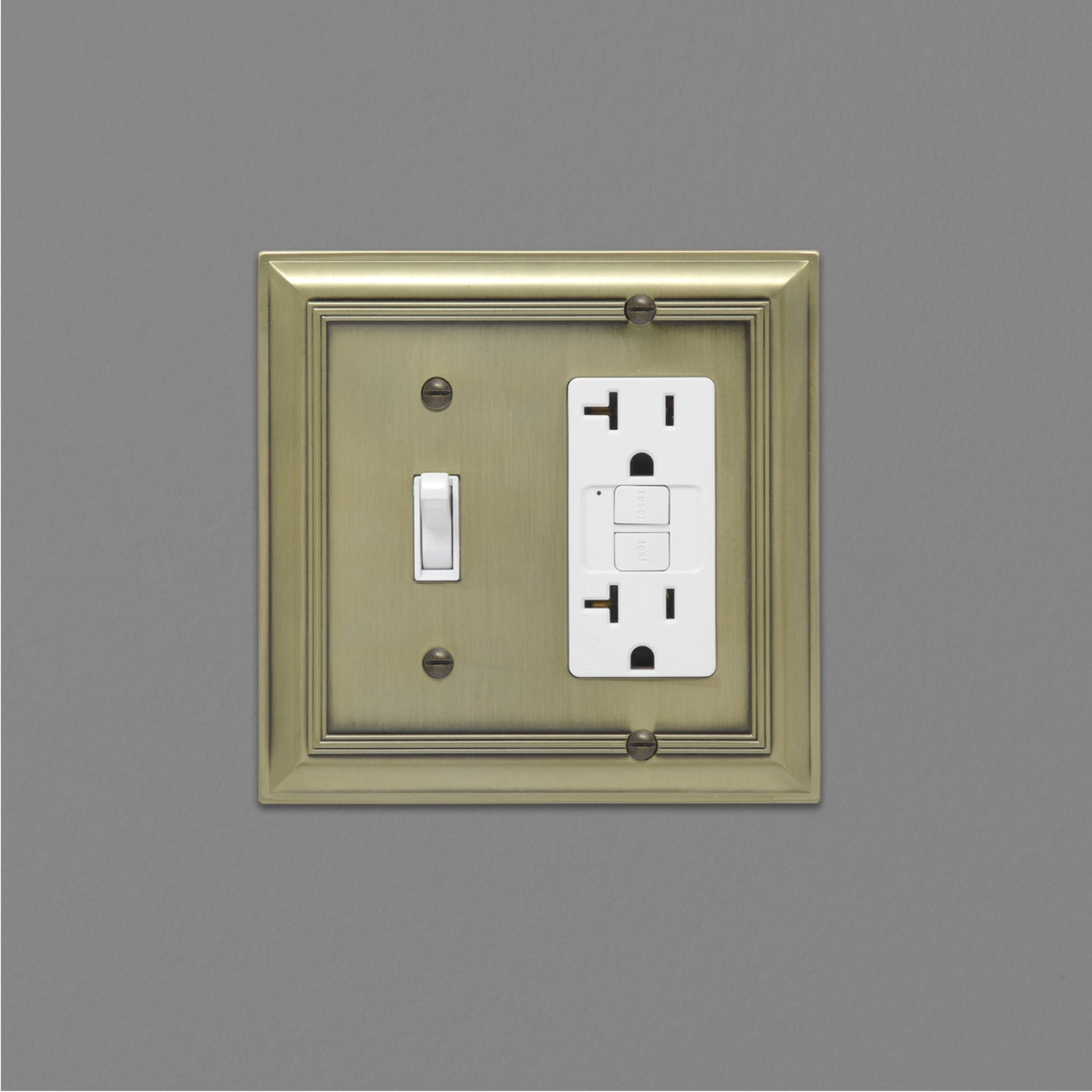 AmazonBasics Toggle and Gang Wall Plate, Antique Brass, 2-Pack