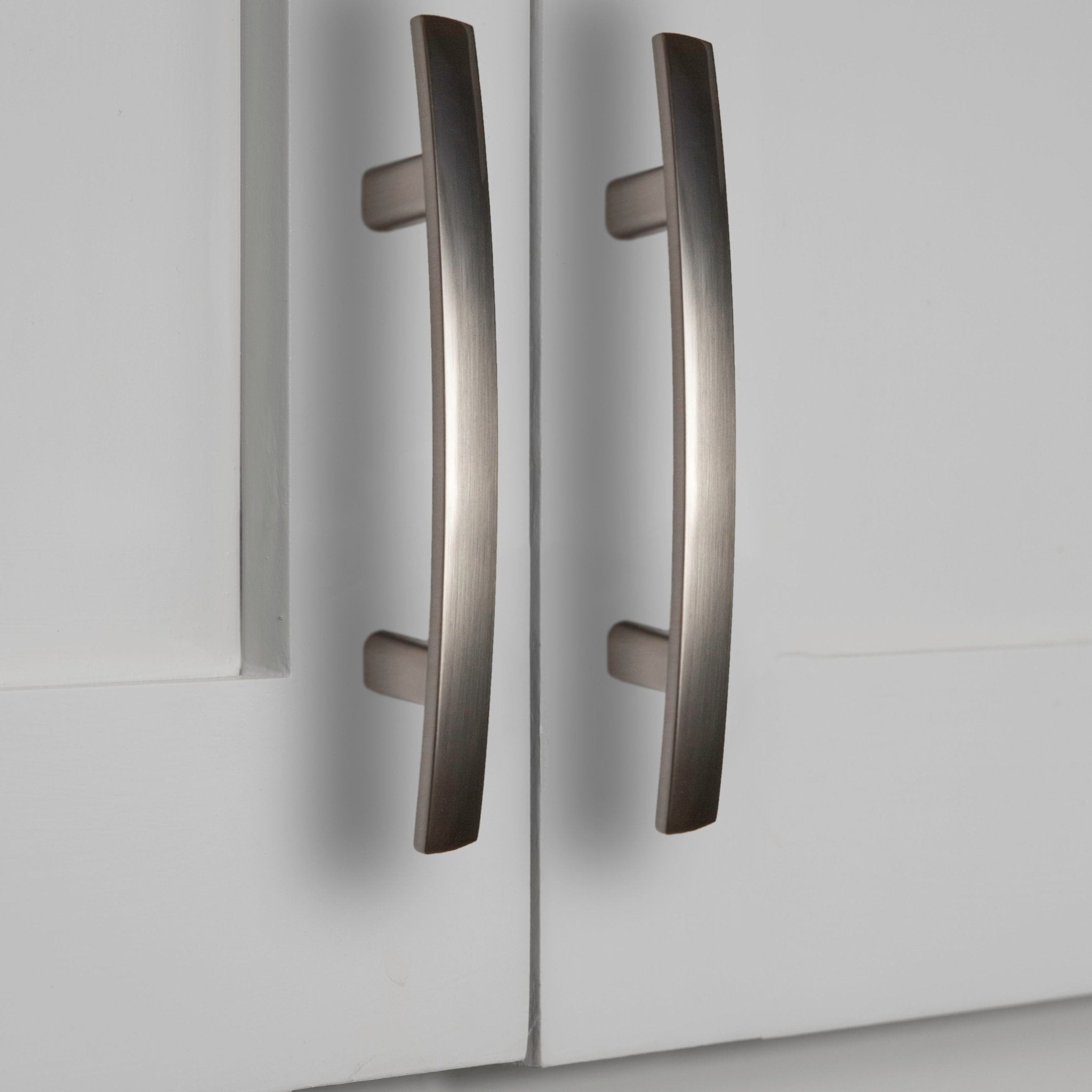 South Main Hardware Modern Curved Bar Cabinet Pull, 5-1/4