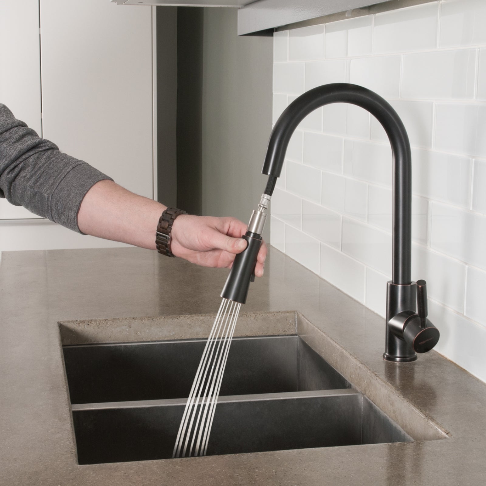 Modern Single-Handled Kitchen Pull-Down Sprayer Faucet, Oil-Rubbed Bronze