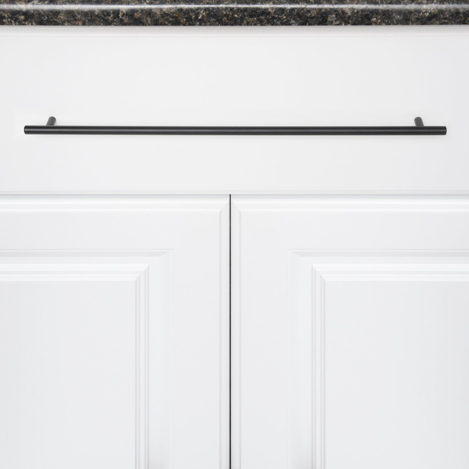 South Main Hardware Euro Bar Cabinet Handle (1/2