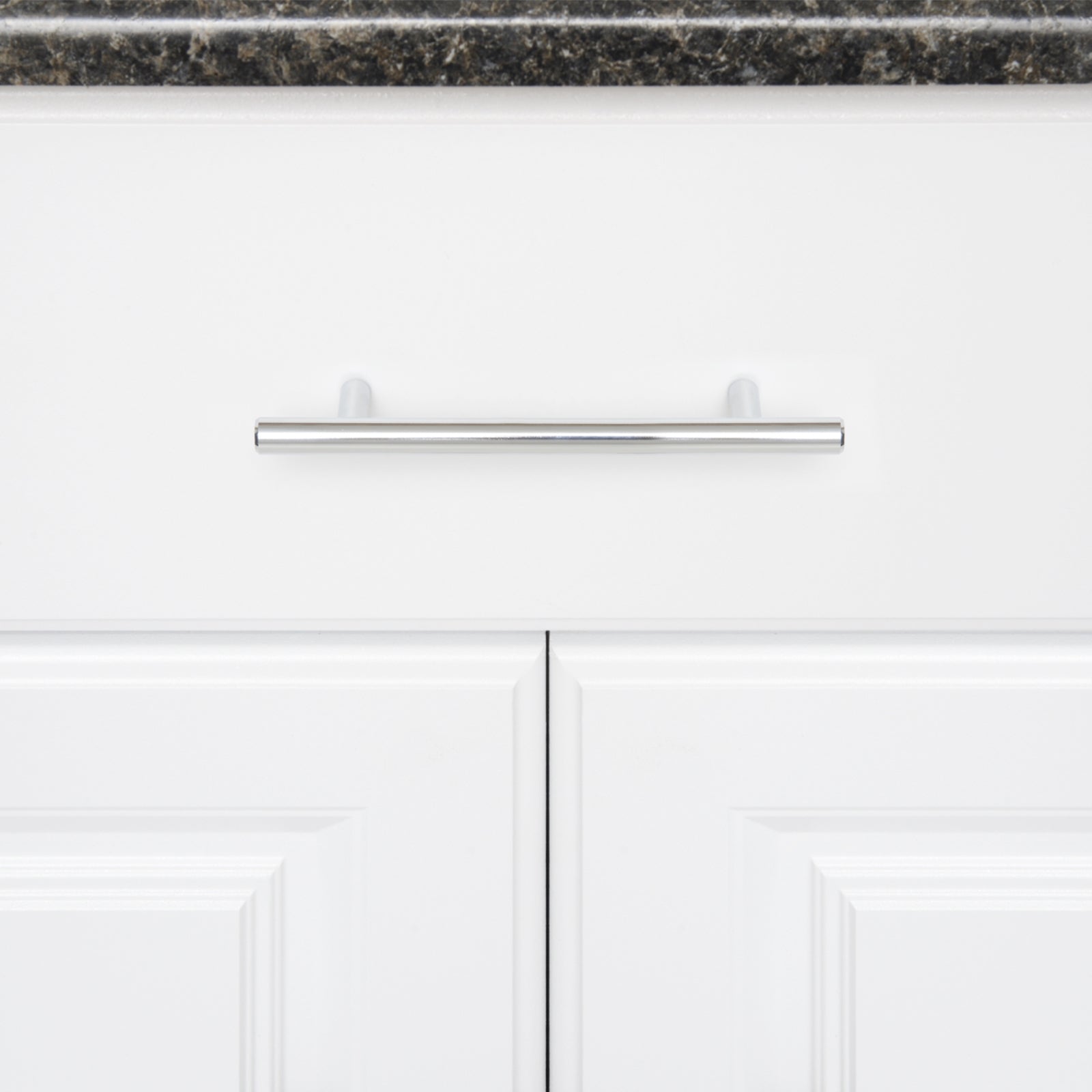 South Main Hardware Euro Bar Cabinet Handle (1/2